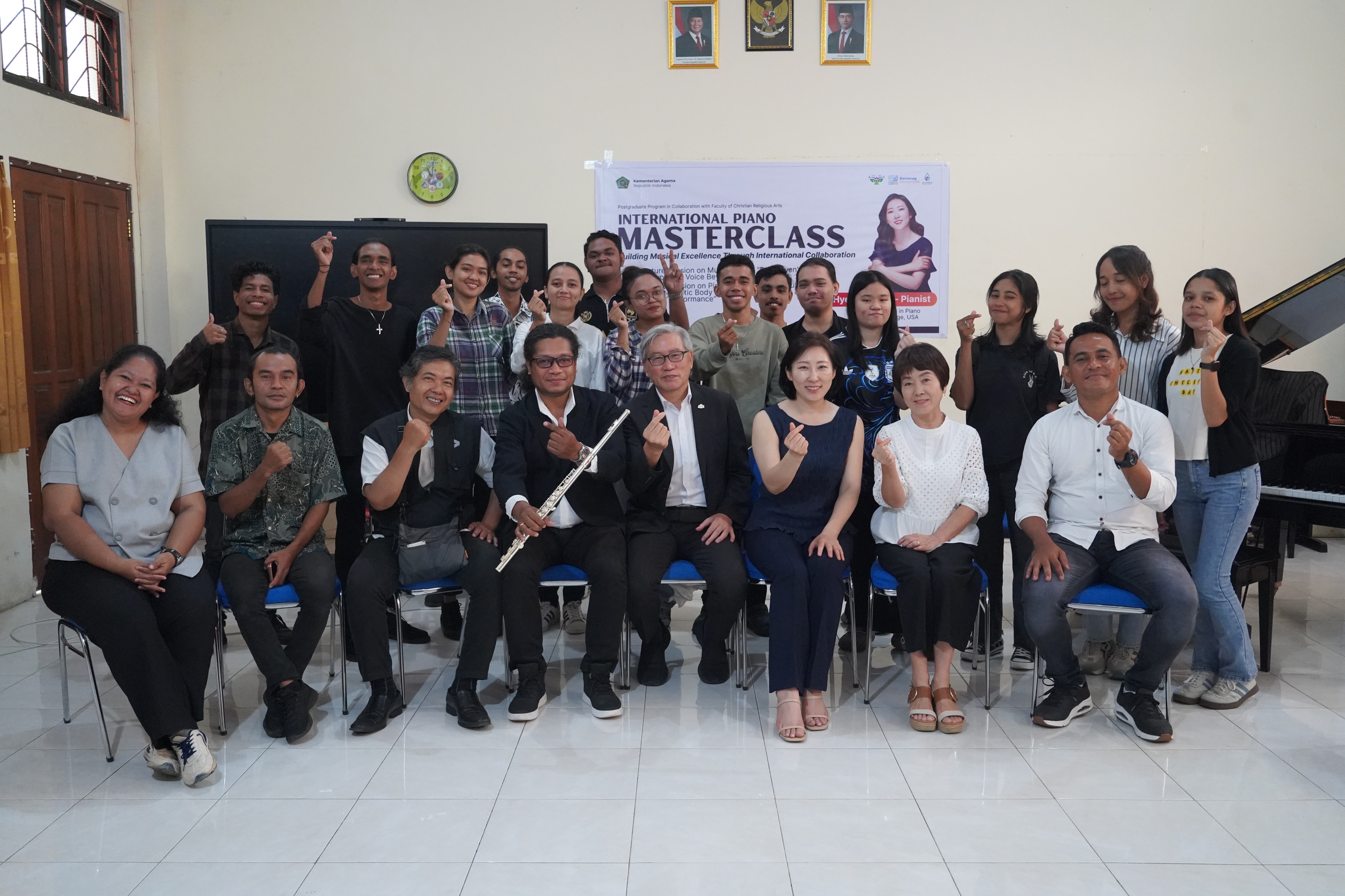 Pascasarjana IAKN Ambon Hadirkan Pianis Internasional, Mahasiswa Diajak Berani Mengejar Mimpi dan Memiliki Growth Mindset