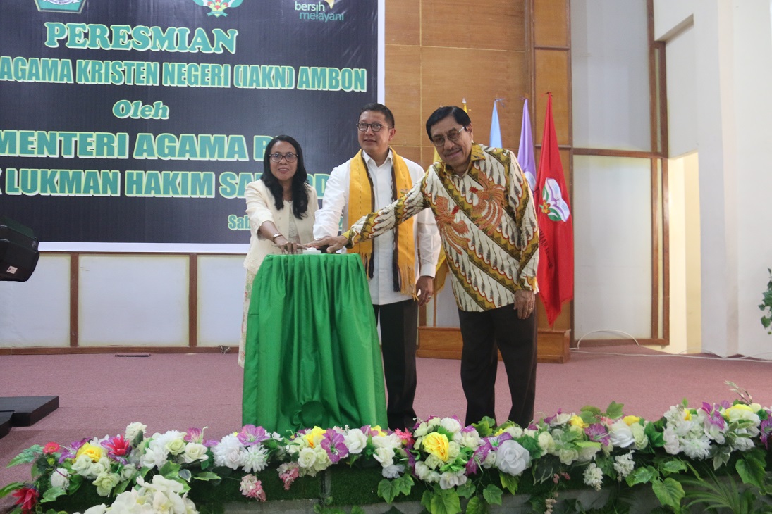 MENTERI AGAMA RI RESMIKAN ALIH STATUS STAKPN KE IAKN AMBON