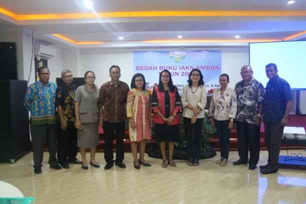 IAKN Ambon melaksanakan Kegiatan BEDAH BUKU, yang bertempat di PACIFIC HOTEL.