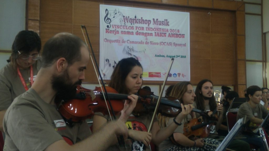 WORKSHOP MUSIK VINCULOS FOR INDONESIA 2018 BERSAMA IAKN AMBON