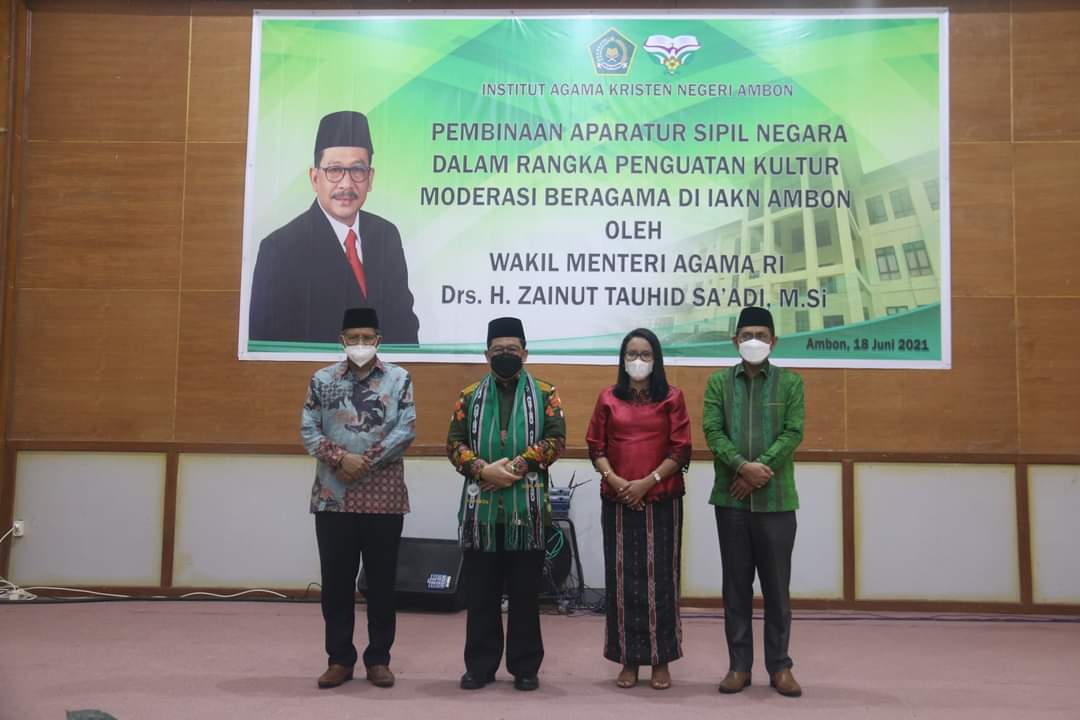 Kunker di Ambon, Wamenag Tegaskan Dukung Transformasi IAKN ke UKN