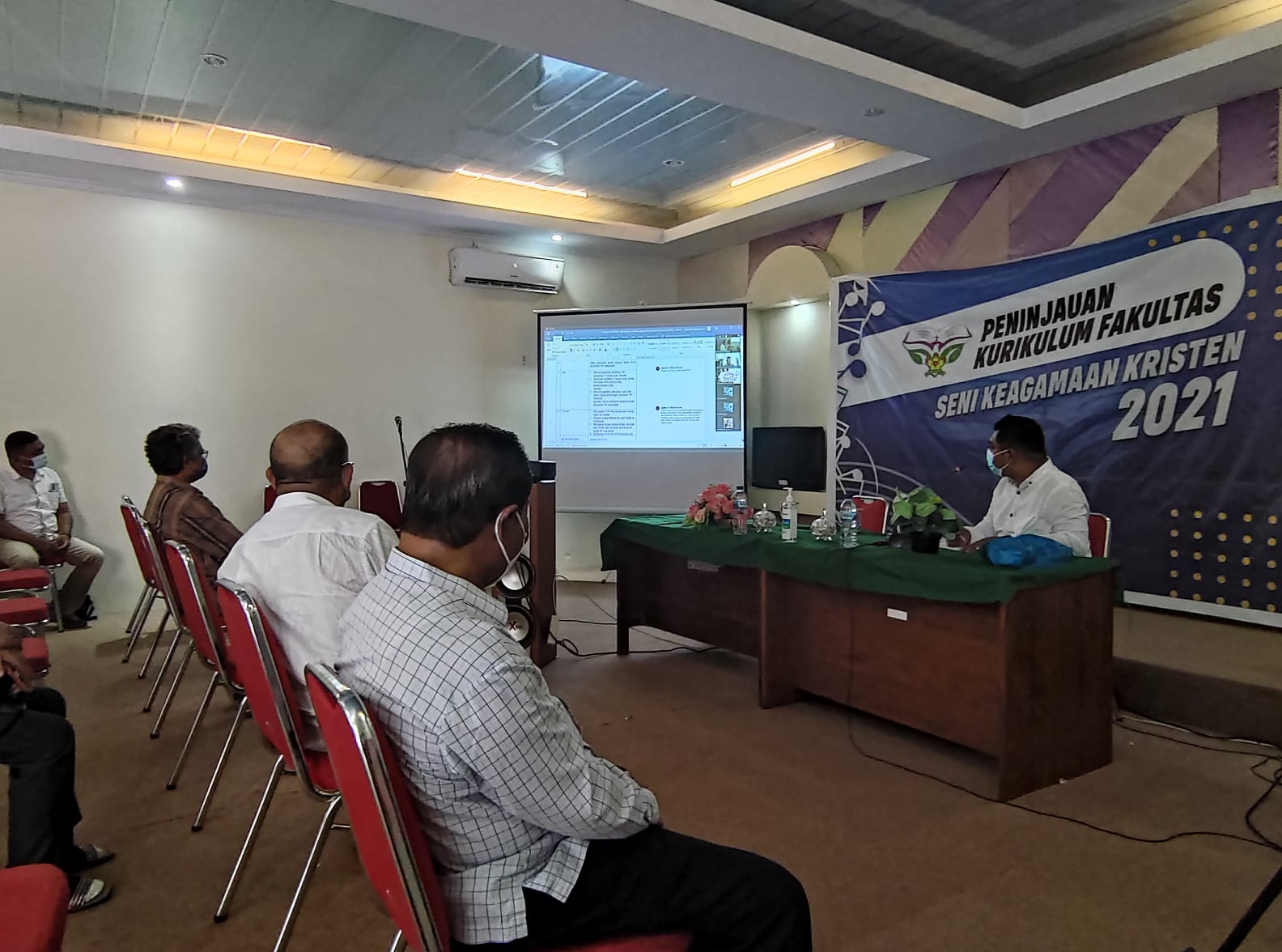 Peninjauan Kurikulum Fakultas Seni Keagamaan Kristen IAKN Ambon