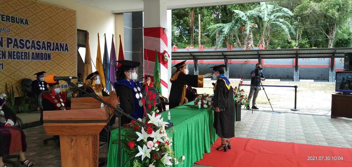 Gunakan model Drive Thru, IAKN Ambon Wisudakan 53 Mahasiswa Sarjana/Pascasarjana