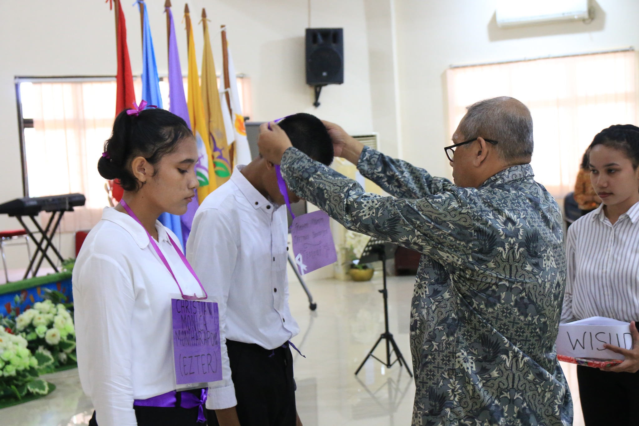 Wakil Rektor III membuka PKKMB IAKN Ambon Tahun 2022