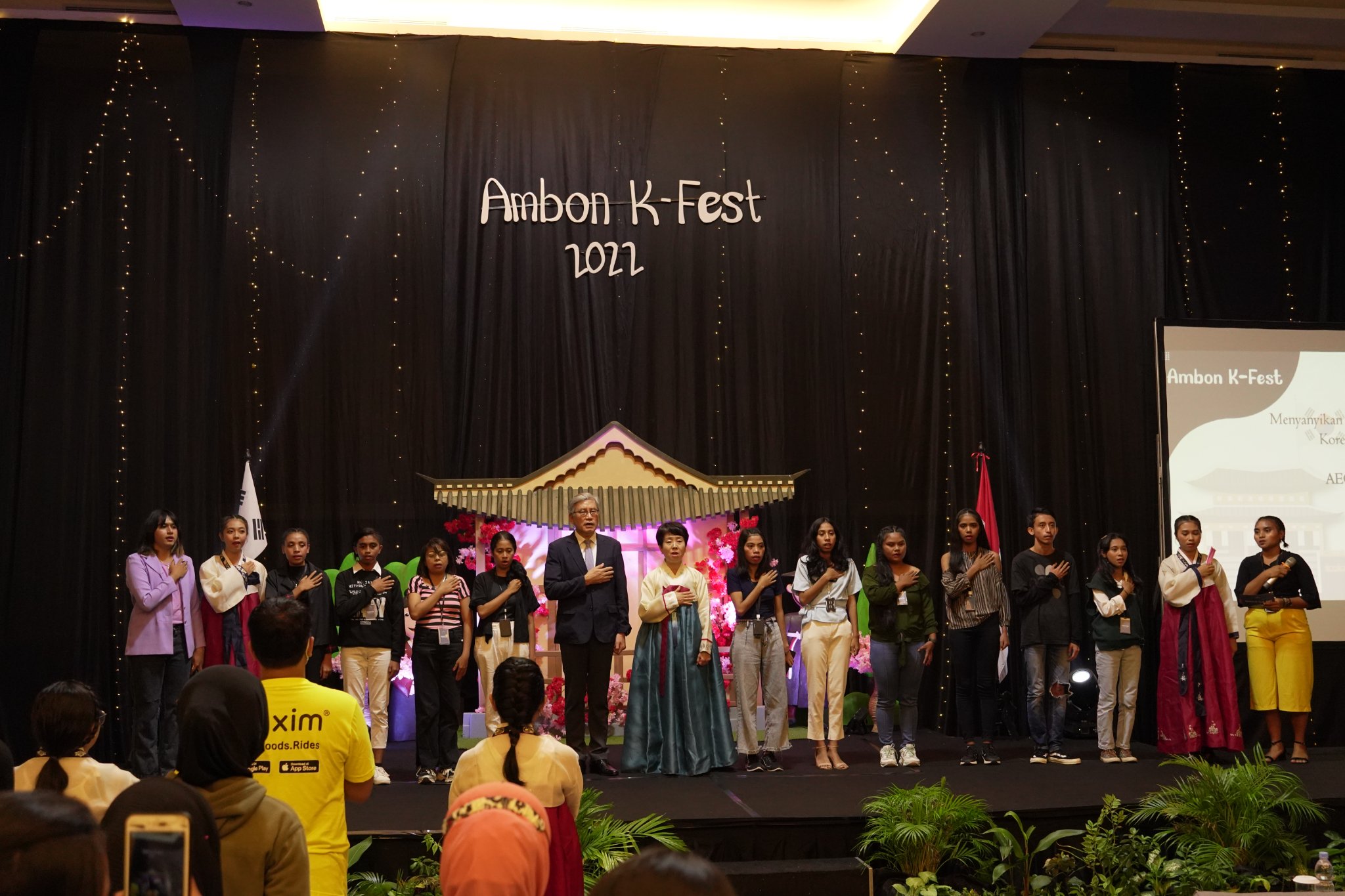 Kolaboransi Hotel Santika Premier Ambon dengan Dosen dan mahasiswa IAKN Ambon dalam "Korea Festival 2022"