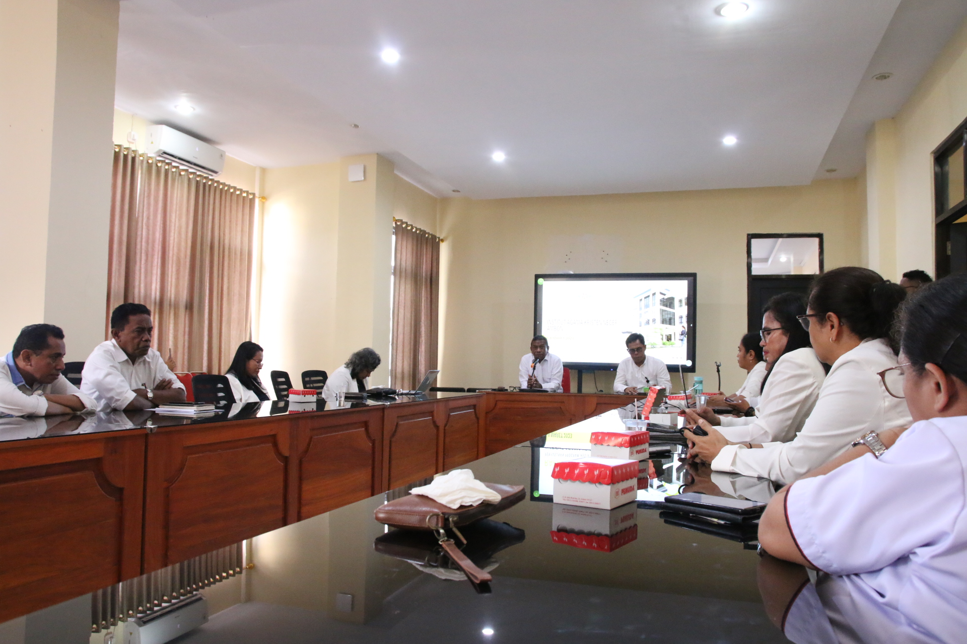 Mempersiapkan Program Kerja 2024, IAKN Ambon gelar Rakor