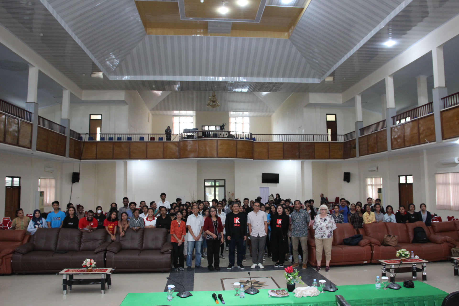 KLOB x Bahasa Basudara "Campus Roadshow" Membahas Potensi Diri dan Dunia Karir bagi Mahasiswa IAKN Ambon