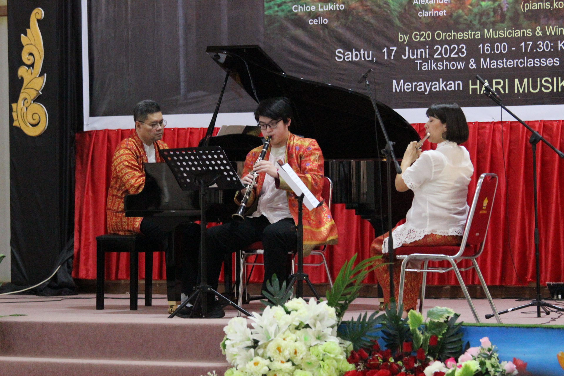 Ananda Sukarlan, pianis dan komposer ternama menggelar konser musik Klasik di IAKN Ambon