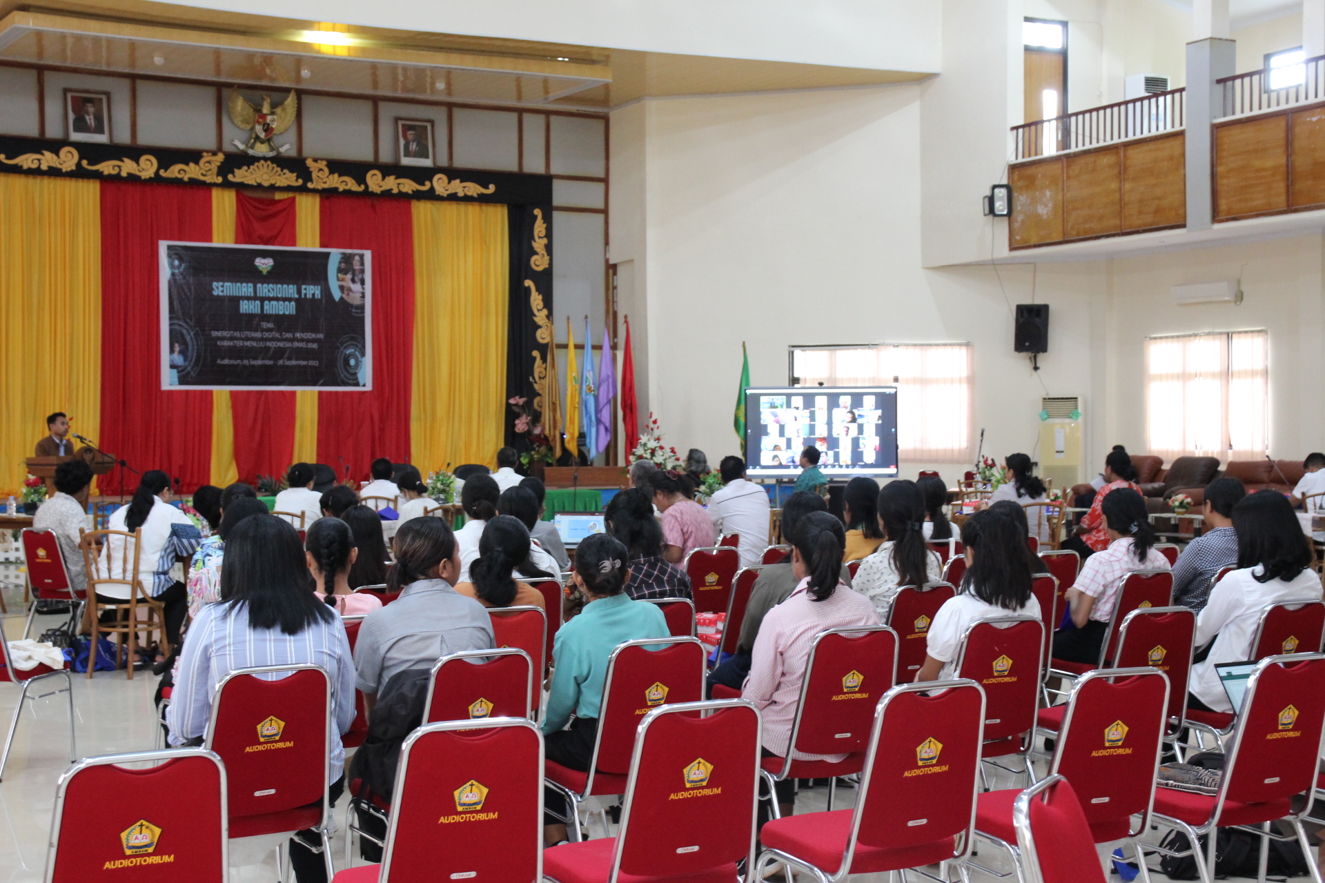 Seminar Nasional Fakultas Ilmu Pendidikan Kristen IAKN Ambon: Sinergitas Literasi Digital dan Pendidikan Karakter Menuju Generasi Emas 2045