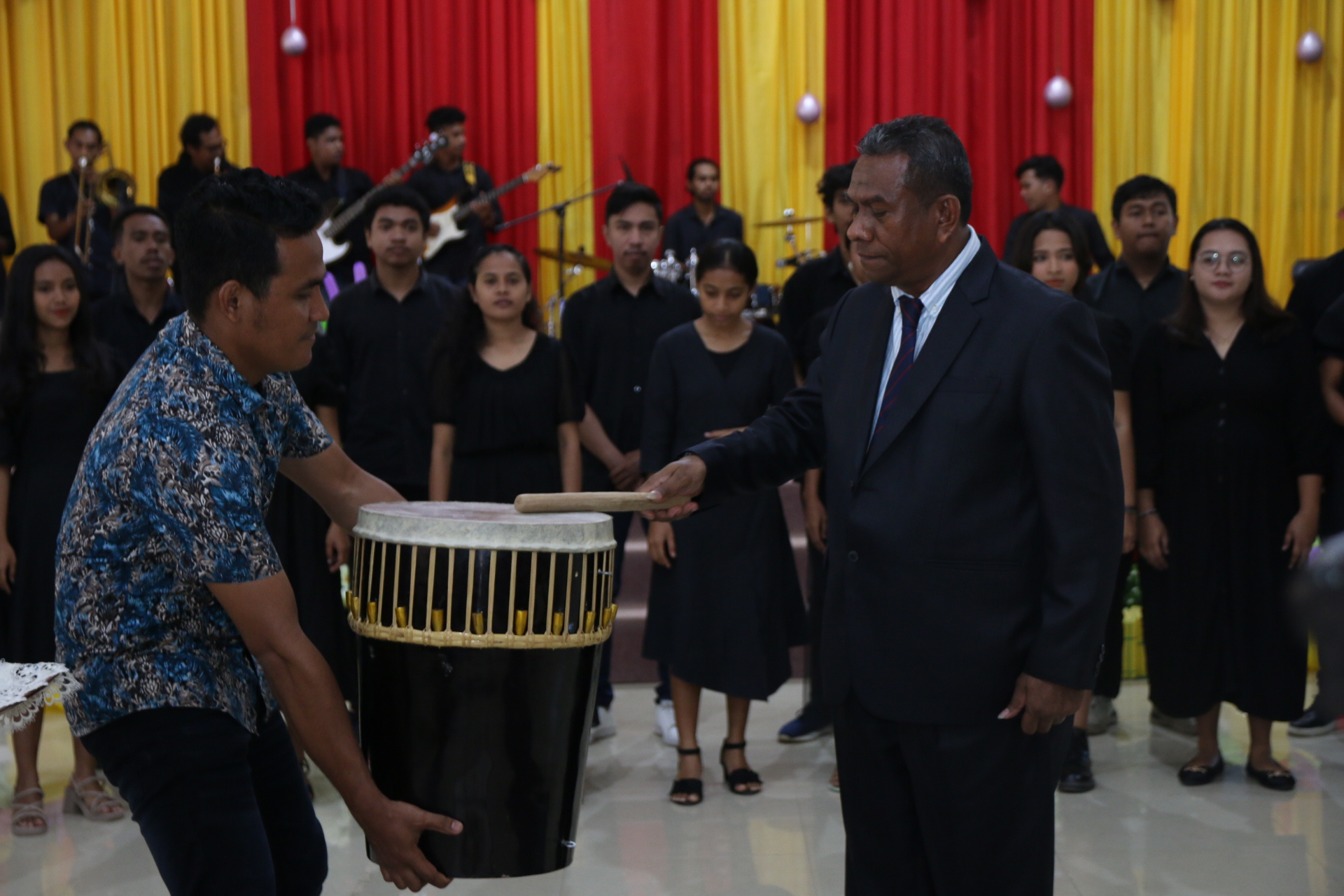 Rektor IAKN Ambon Luncurkan UKM Unggulan dalam Perayaan Diesnatalis ke-5