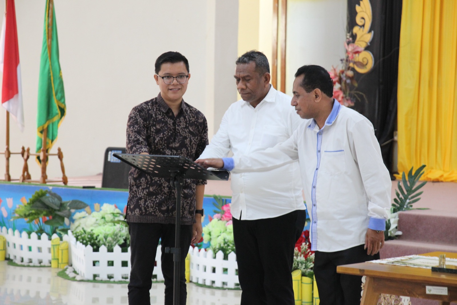 Rektor IAKN Launching Aplikasi e-Library