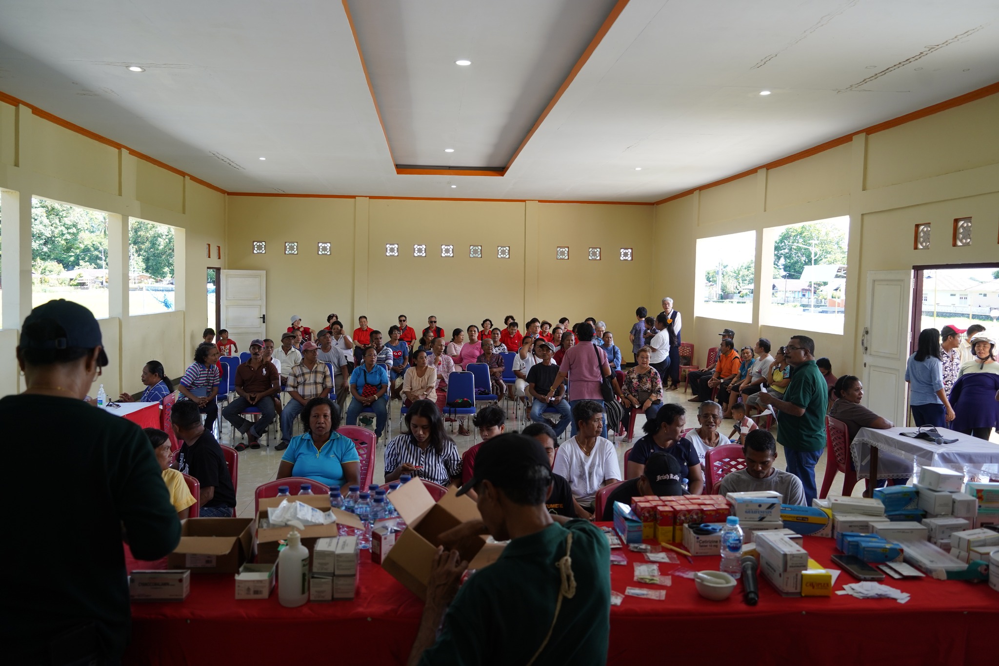 Tim Kesehatan RS GPM dan Tim Babasha Gelar Pengobatan Massal dan Operasi Benjolan di Amahai-Souhuku