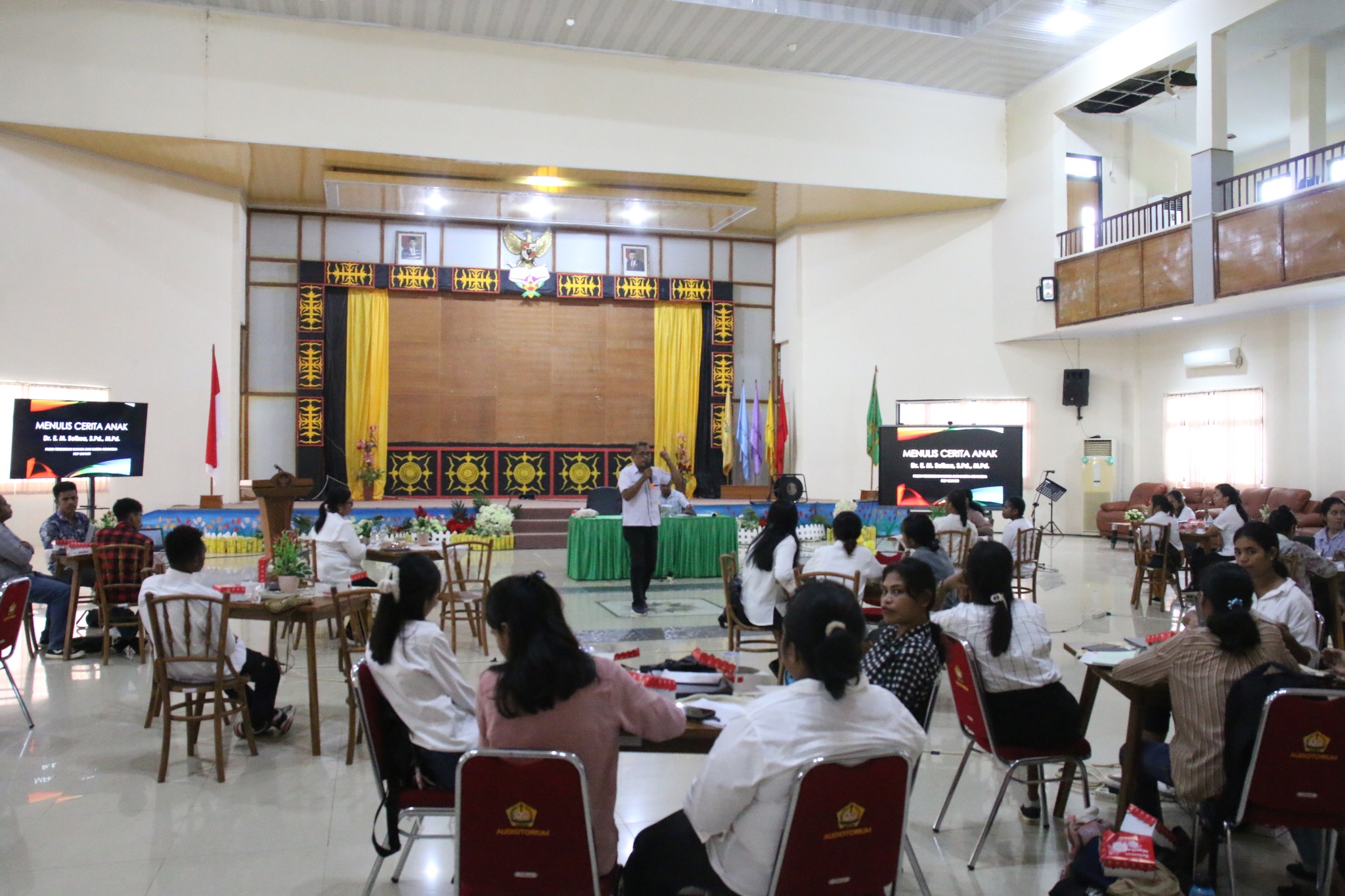 Edupreneurship "Menulis Cerita Bukan Sekadar Cerita" Digelar di IAKN Ambon: Mahasiswa Diajak Menuangkan Ide-Ide Melalui Tulisan