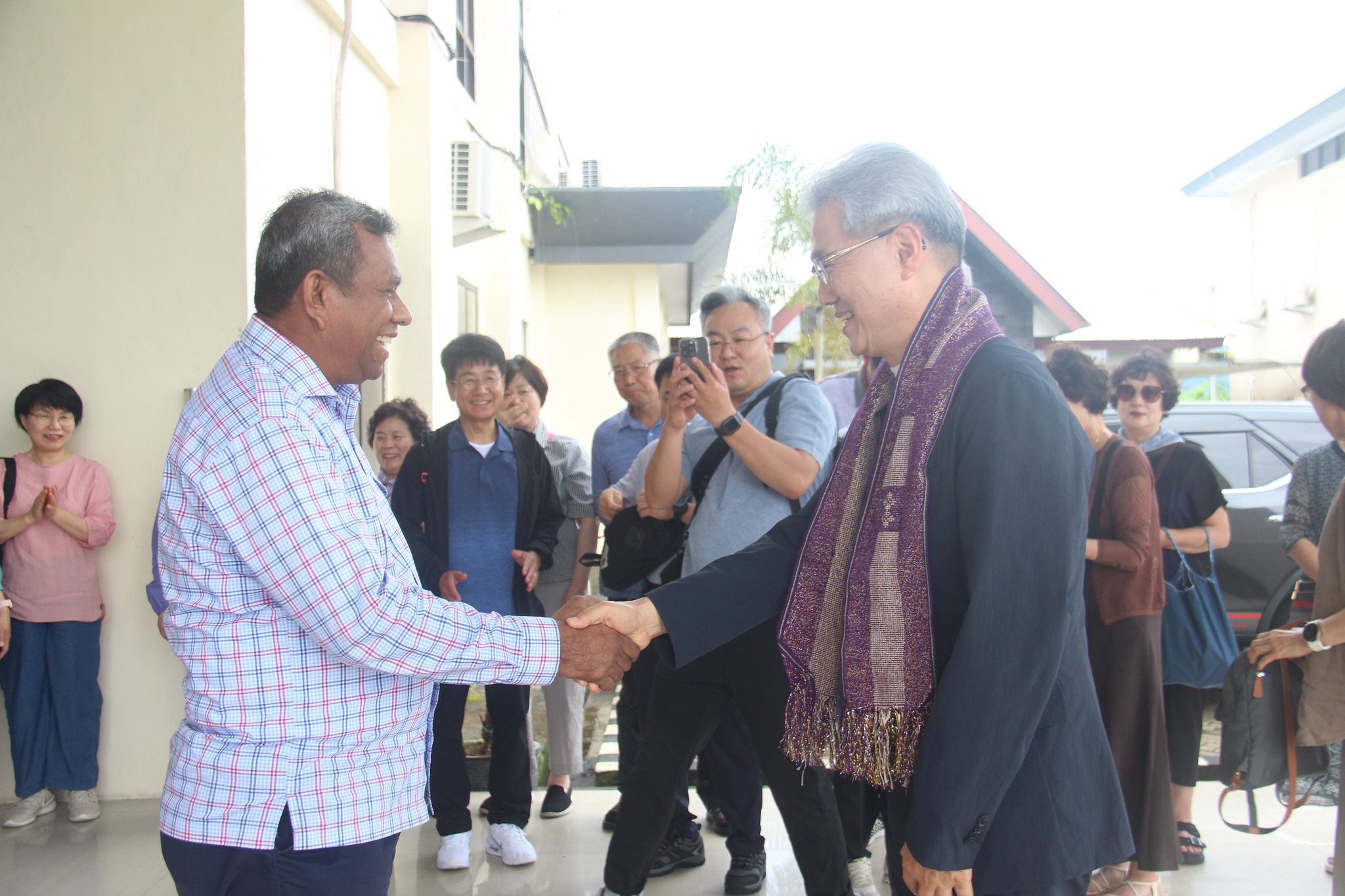 Rektor IAKN Ambon Terima Tim PKM Internasional dari Gereja Methodist Dunpo Korea Selatan