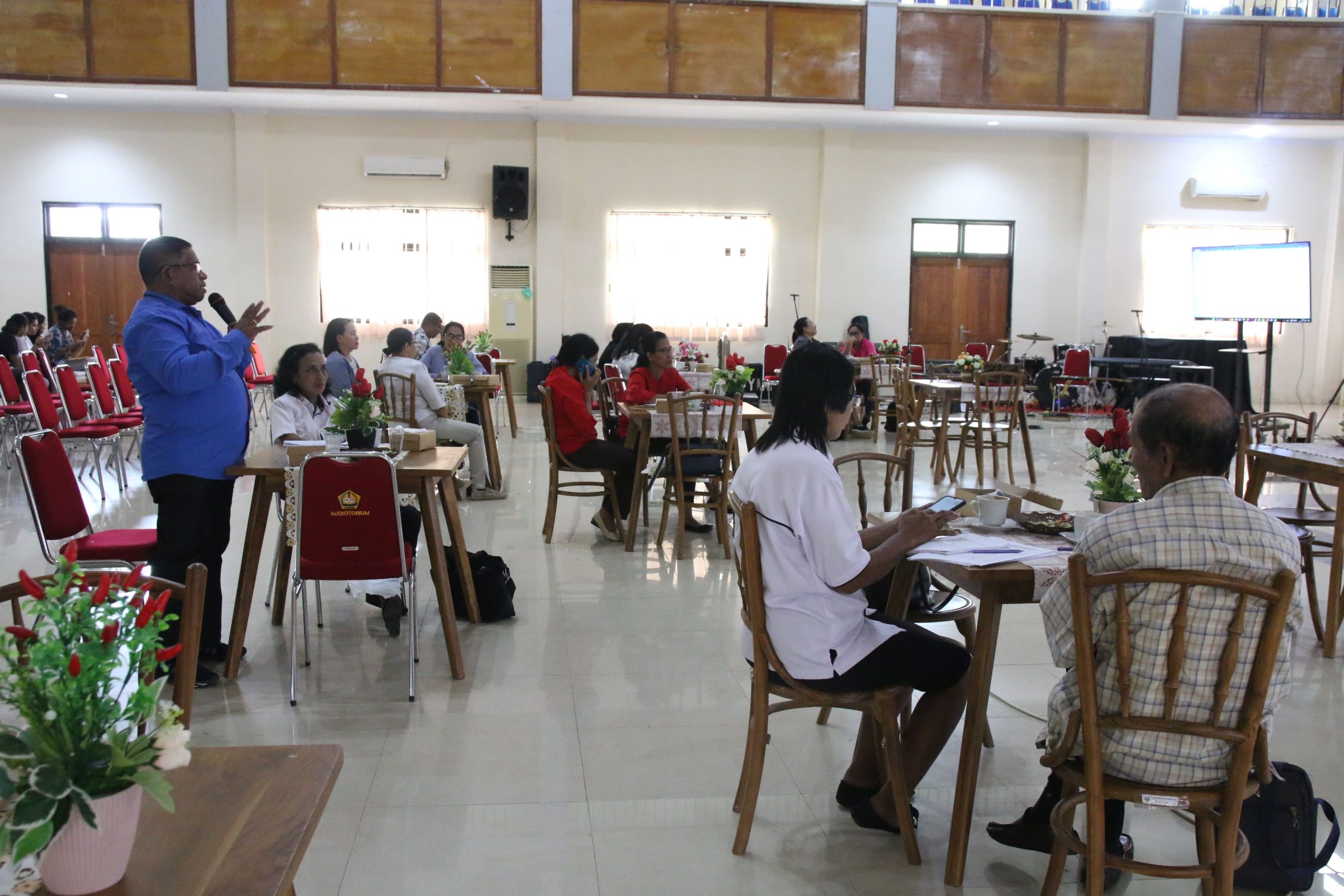 Seminar Nasional FSKK IAKN Ambon : “Ekonomi Kreatif dalam Era Digital, Peluang dan Tantangan bagi Industri Seni”