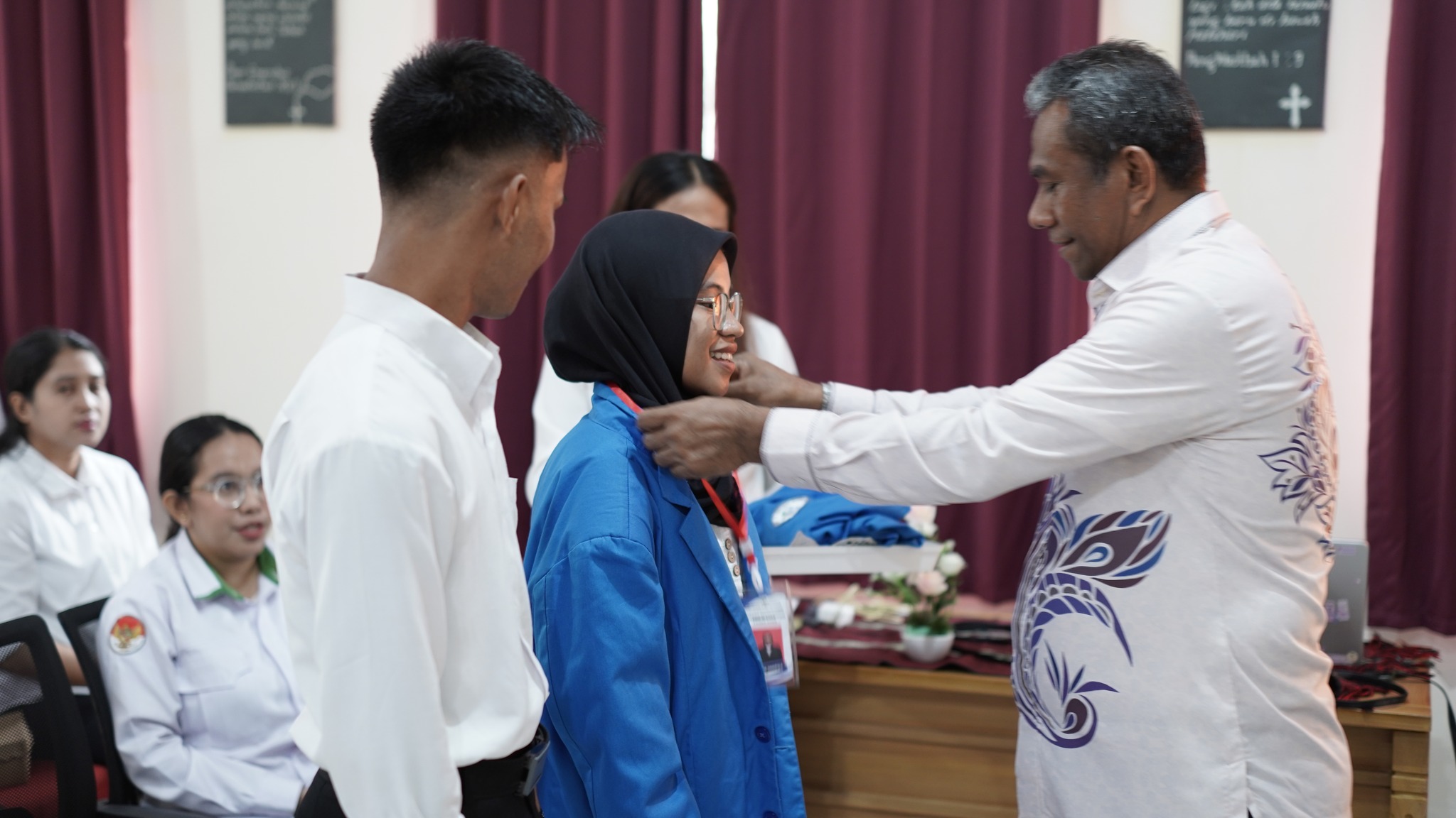 Bentuk Etika dan Profesionalisme Mahasiswa di Industri Pariwisata, IAKN Ambon lepas 35 Mahasiswa Magang di 15 lokasi statefis di Maluku