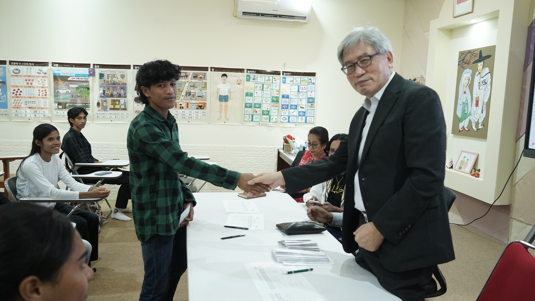 Gereja Onnuri Korea Selatan Berikan Beasiswa untuk Mahasiswa IAKN Ambon